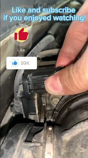 Disconnecting the Throttle TPS connector #mechanic #shorts