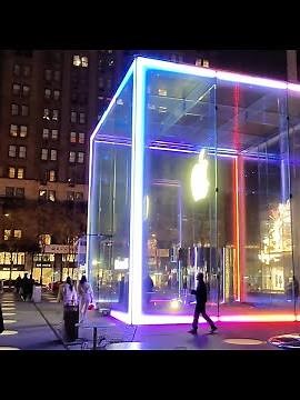 Full Walking Tour: Apple 5th Avenue Store NYC | December 4, 2024