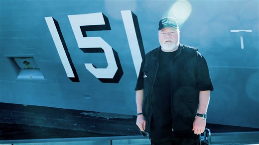 Join us tonight on Channel 7 as we support our very own #AusNavy Leading Seaman Maddison Lee in her audition for Australian Idol. Shout out to our amazing #HMASArunta Crew for their support. | Royal Australian Navy