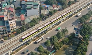 Hanoi's metro train test runs at 80 kph on autopilot - VnExpress International