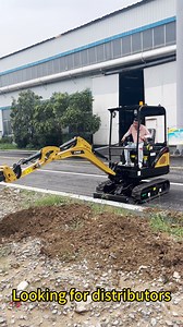 China mini excavator #excavator #digger #loader #excavators #diggers #miniexcavator #minidigger #minipelle #minidiggers #tractor #excavatorsforsale #earthmoving #earthmover #excavatorattachments #attachment #excavatorattachment #electricexcavator #batterypowered #newenergyexcavator #backhoe #forklift #slewingbearing #hydraulicmotor #rotarytableslewingsupport #excavatorpartshop #hydraulic #lawn #lawnmower #mower | Mini digger mini excavator