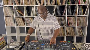 SLOW JAMS & R&B (SUNDAY VIBES) #08 01-TAMIA-NEVER GONNA LET YOU GO 02-MUNI LONG-MADE FOR ME 03-ELAINE-YOU’RE THE ONE 04-BOYZ II MEN-IT’S SO HARD TO SAY GOOD BYE TO YESTERDAY 05-AZ YET feat PETER CETERA-HARD TO SAY I’M SORRY 06-USHER-NICE & SLOW 07-MAXWELL-FORTUNATE 08-JOE THOMAS-LIKE ALADY 09-GINUWINE-DIFFERENCES 10-WHITNEY HOUSTON & KELLY PRICE-HEARTBREAK HOTEL 11-MARIAH CAREY-WE BELONG TOGETHER 12-AALIYAH feat TIMBALAND-ARE YOU THAT SOMEBODY 13-GENUWINE-PONY 14-USHER feat YOUNG JEEZY-LOVE IN T