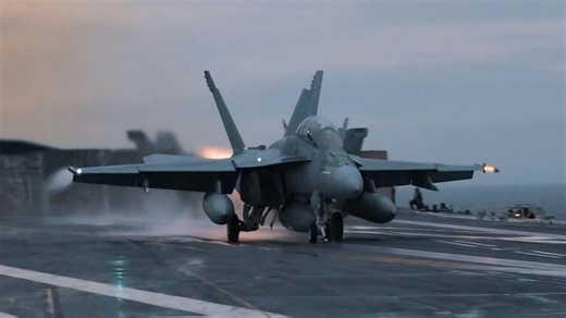 F/A-18 Afterburner Catapult Night Launch on the USS Harry S. Truman #f18 #f18hornet #f18superhornet #femalepilot #foryoupagе | Vitória