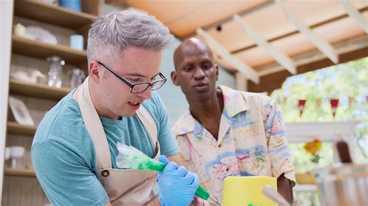 Algoma Steel crane operator switches to constructing cakes on The Great Canadian Baking Show
