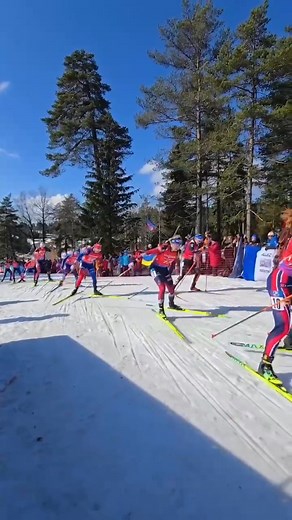 Komm, wir fahren zum Biathlon nach Oslo. 🎿🇳🇴 @ruebezahl11 ist vergangenen März mit Color Fantasy in die Fjordmetropole gereist und hat dort den Biathlon-Weltcup live miterlebt. In diesem Video zeigt er uns Eindrücke von Bord und der weltbesten Stimmung beim Biathlon am am Holmenkollen! 🎉⛷️ Wer hat jetzt auch Lust bekommen, nach Oslo zu reisen? 🙋🏼‍♀️🙋🏽‍♂️ 🎥: @ruebezahl11 (Instagram) | Color Line GmbH