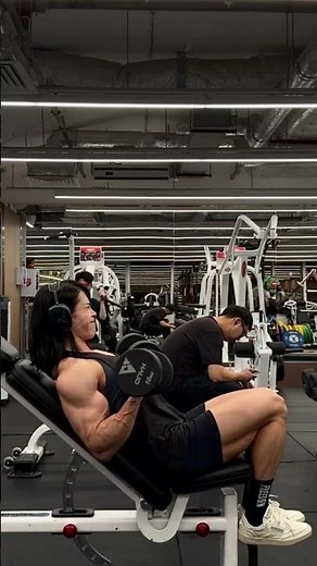 Chinese FBB Wai Chun Virginia Kwok Muscle Mommy Motivational Video #shorts #gymgirl #fbb #biceps