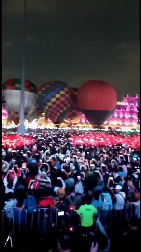 Así se puso el espectáculo de globos aerostáticos en el Zócalo