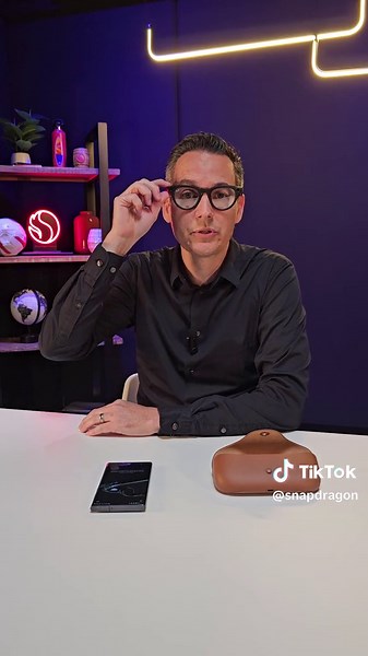 Just got a pair of the new #Snapdragon powered Ray-Ban Meta Smart Glasses? Get up to speed with a quick and easy setup tutorial. #RayBan #RayBanMeta #SmartGlasses #TechTok