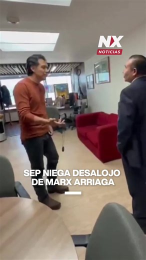#ÚLTIMAHORA Secretaría de Educación Pública niega desalojo de Marx Arriaga Respecto a la difusión de videos en redes sociales sobre el presunto desalojo de Marx Arriaga Navarro, director general de Materiales Educativos de la Secretaría de Educación Pública, la dependencia aclaró que no ha ocurrido ningún desalojo por parte de las autoridades hacia algún funcionario. Por el contrario, informó que este 13 de febrero se llevó a cabo una diligencia con el propósito de notificar al titular de la Dir