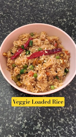 Quick Veg Fried Rice 🍚 #vegetables #friedrice #easyrecipe #shorts #reels #youtubeshorts #ytshorts