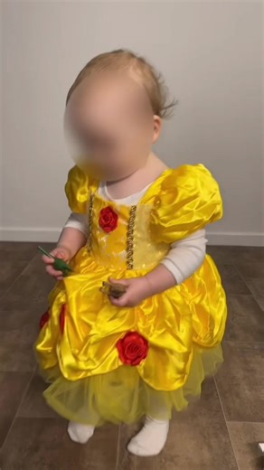 100% one of the best disney princess movies 🥹🌹 of course she wasn’t parting with her dinosaurs 🦕