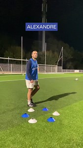 𝗗é𝗳𝗶𝘀 Défis du jour : garder le ballon entre les 6 coupelles ! #SMOSALLEZ🔵⚪️ | SMOS