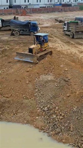 KUMATSU D31P Dozer Pushing Stone Land #KTS City 4589#shorts
