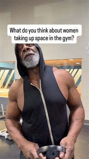 He’s not wrong Comment “me” and I’ll help you build lean feminine muscle that’ll keep you strong for LIFE! It’s even MORE important for women than men to be in the gym. Women make up 70% of all hip fractures. And that’s not bc of their age. But due to a loss of muscle mass!! Not to be morbid but once you experience a hip fracture you’re more likely to development dementia and once that happens your body rapidly deteriorates. Strength train for aesthetics. But more importantly do it for longevity