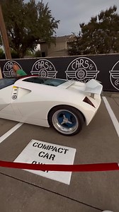 285K views · 7.2K reactions | Aquí les presento al Ford GT90, único en el mundo. Es un V12 cuatro turbos y 720 caballos de fuerza. Fue diseñado para competir con el McLaren F1 en el 1995 pero la Ford nunca firmó el contrato de producción y se quedó en este carro solamente. Gracias al organizador de este evento por la invitación vip y dejarme grabar esta joya antes de llevarlo a la alfombra roja. Cars and CoVerica  | Papapanda Films | Facebook