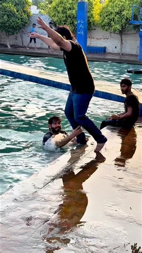 pool prank 😂 #funny #comedy #prank #viralprank #fun #comedyshorts #ytshorts #shorts #fun
