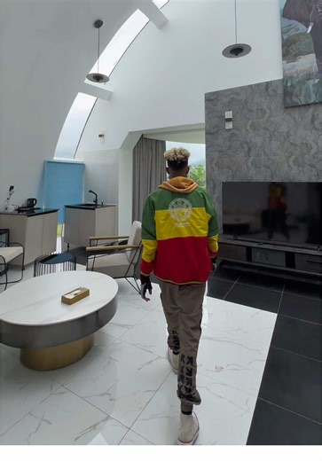 From Addis Abeba, Ethiopia To 🌍 ..... 😊 This video is a bit long, but it shows how I entered the tour and travel business and how, in a short period of time, I gained recognition among the travel agencies in Ethiopia. 📌 It covers two main things, #first how I was able to make money, and #second how I managed to travel to 14 countries! 📌 For everything that has been and everything that will be Alhamdullilah 🙏🏼 #I_love_my_life! @travel_with_fuye #travelwithfuye #fyp