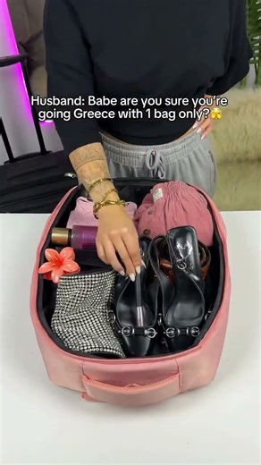 This travel backpack is changing the travel game ✈️