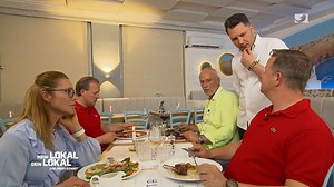 123K views · 385 reactions | Auch bei den Hauptspeisen muss Gastgeber Dimitri einiges aushalten. Doch dieser sieht die Kritikpunkte nicht ein und fährt wie gewohnt mit seiner Arbeit fort. Kostet ihn das den Wochensieg?  #Clip #MeinLokalDeinLokal | Mein Lokal, Dein Lokal | Facebook