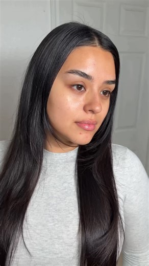 mal ♡ on Instagram: "new year, same routine 😍 #CurologyPartner I’ve been using @Curology for over a year now and it’s been the biggest reason my skin stays so consistent ⭐️ even when it’s going through it! Start your Curology journey and get a special offer on your first box. Link in my bio