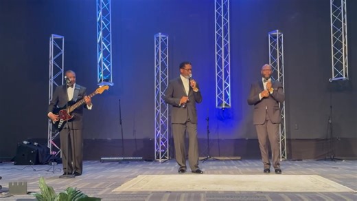 Rev. Jeffrey Newberry & The Gospel Keynotes singing God’s Got It @ Praise With The Stars | Isaac Lindsey