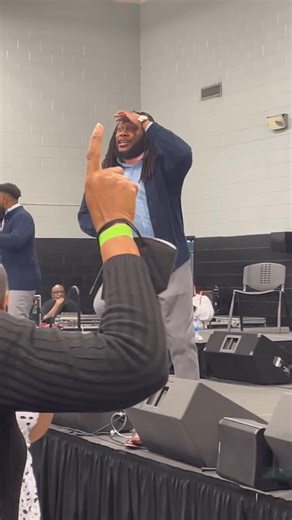 6.3K views · 164 reactions | I'm reposting this song as it's been on my mind lately. To anyone struggling, requiring encouragement, or simply needing a reminder that things will improve, take comfort in the fact that “It’s gonna get better “ FORYOU.. #motivation #encourage #viral #fblifestyle #fypシ゚viralシ #QuartetMusic #fypシ゚viralシ #motivation #encourage #viral #fblifestyle #fypシ゚viralシ #QuartetMusic #ShareThisPost | Audrey Jones | Facebook