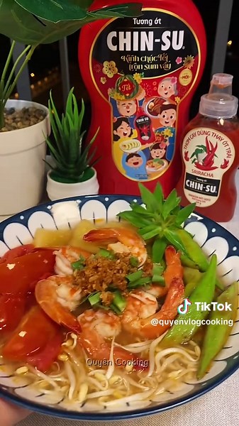 Cơm Nhà Hai Món: Cá Basa Kho và Canh Chua Tôm Ngon