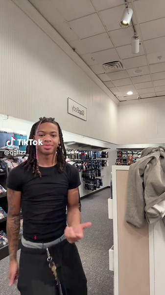 Dread Head Hairstyles for Light Skin Men