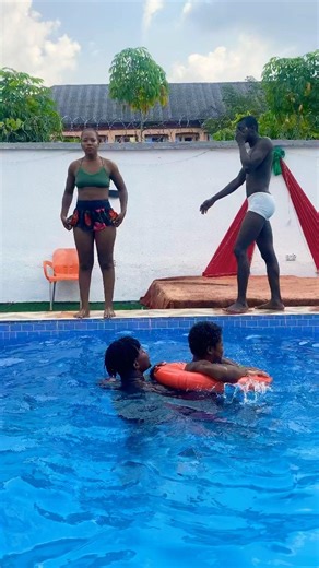 Swimming tricks in cold pool 🏊‍♀️😂 #funny