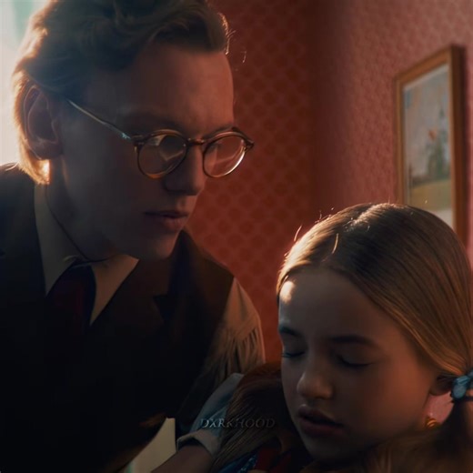 “It Will All Be Over Soon” | Show: Stranger Things | Song: Vazio Eterno (Slowed) - Lumix #vecna #henrycreel #mrwhatsit #strangerthings5 #strangerthingsedit // Holly tries to escape Vecna // Vecna brings Holly Back