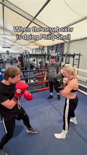 Get the basics right first before Philly Shell 🤣 @jimmy.nocap #funny #meme #boxing | Gheorghiță Isăilă