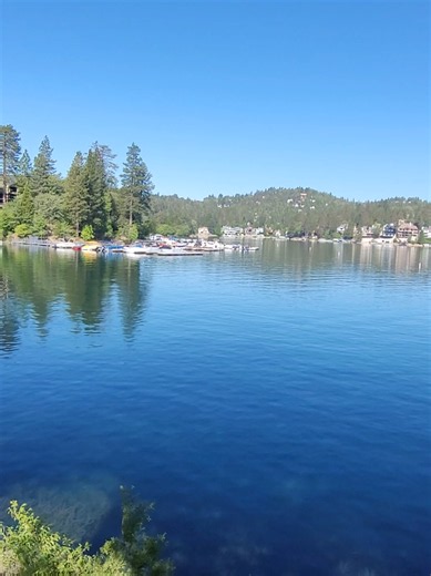 Lake Arrowhead is so beautiful! #lakearrowheadvillage #lakearrowhead #ilovesanbernardino #ilovesanbernardinocounty #sanbernadinomountains