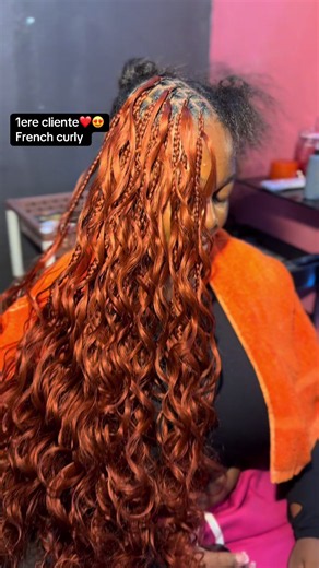Coiffure curly et Island twists : styles de cheveux