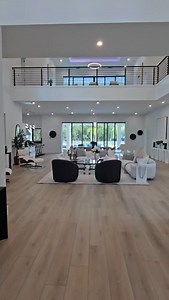Light & Luxe: Modern Interior Trends in Florida💥💥💥#floridarealestate #luxurydecor #newconstructionhomes #interiordesign #swfloridahomes #luxurykitchen #inspirationalvideos #luxurydesign #movingtoflorida | Alina K Realtor in Florida