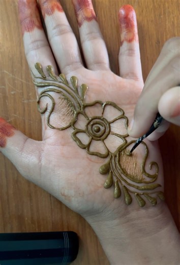 Easy and simple bell mehendi design for beginners ✨#newmahendi #viralshort ￼