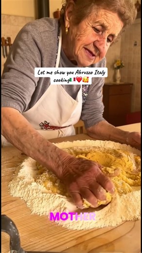 I’ve learned about true authentic Italian cooking in my little village in Abruzzo Italy🇮🇹❤️🥰. Come along and discover more traditions in this region. I would love to have you⭐️#abbruzoitaly🇮🇹 #culture #italianfood #nonna