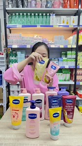 17K views · 1.7K reactions | Vaseline Lotion လေးတွေအကုန်ပြန်ဝင်ပါပြီရှင့်殺 Gluta အဝါလေး 1မျိုးတော့မရသေးနော် | Me Me Cosmetics | Facebook