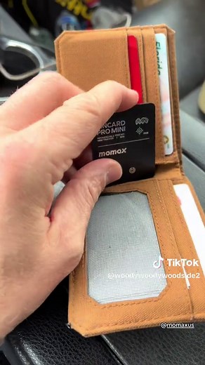 You will never lose your items again with this mini tracker from @momax us #minitracker #tracker #rechargeable #findmyminitracker