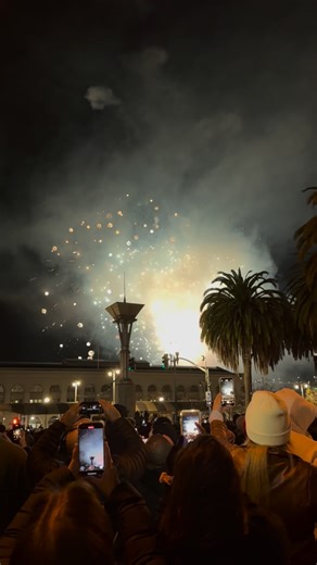 Self-Hypnosis Coach| Influencer| California on Instagram: "1️⃣ Why don’t most people succeed? FEAR. Not lack of talent, not lack of resources — the subconscious fear of starting. 2️⃣ What destroys even the strongest relationships? RESENTMENT. It freezes love, turns warmth into silence, and blocks connection. 3️⃣ Why does money slip through your fingers? CHAOS. Not bad luck — just a mind trained for survival, not stability. 4️⃣ What makes someone truly attractive? CONFIDENCE. Not looks or style —