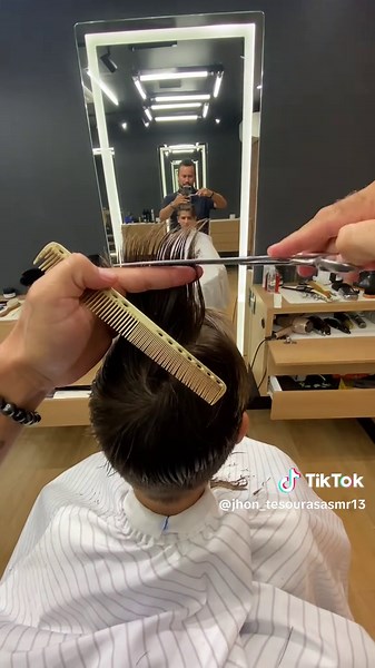 Visão do Barbeiro: Cortes de Cabelo Incríveis