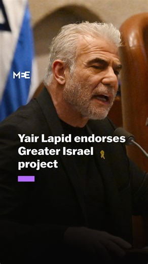 Yair Lapid, head of Israel’s opposition party, voiced his support for expanding Israel’s borders on Monday. He made the comments when a journalist asked him about his thoughts on statements made by US Ambassador to Israel Mike Huckabee during an interview with Tucker Carlson where he endorsed an expansion of Israel to what is coined “Greater Israel”. Lapid said he believes that the “ownership deed of the land of Israel is the Bible,” and that its borders are “the Bible’s borders” but that this c