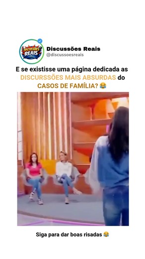 Discussões Reais on Instagram: "Siga👉 @discussoesreais 😂📺 10 curiosidades sobre o programa Casos de Família: 📺 Estreia histórica – O programa estreou em dois mil e quatro no SBT e se tornou um dos talk shows mais duradouros da TV brasileira. 🎤 Apresentadora marcante – Christina Rocha virou a cara do programa com seu jeito direto, firme e sem rodeios. 🔥 Conflitos intensos – As brigas eram reais, mas muitas cenas levantaram suspeitas de exageros para a TV. 🤐 Títulos provocativos – Os episód