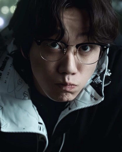 SORRY I’m spamming these love and leashes intros 🫩 it’s just that peak #fyp #leejunyoung #seongje #weakheroclass2 #leejunyoungedit
