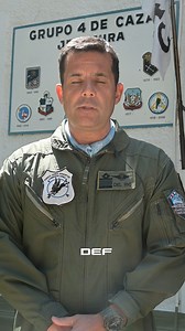 68K views · 2.8K reactions |  El comodoro Adrián Gustavo Del Río, jefe del Grupo 4 de Caza, explica cómo desde Mendoza forman a los futuros pilotos de caza con el Pampa II y entrenan a pilotos de helicópteros de alta montaña con el Lama y el Bell 407. https://el3k.short.gy/LbMVxJ-DEF | DEF | Facebook