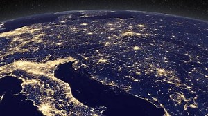 21 reactions | Nasa: la Terra di notte | Bitcoin & blockchain | Facebook