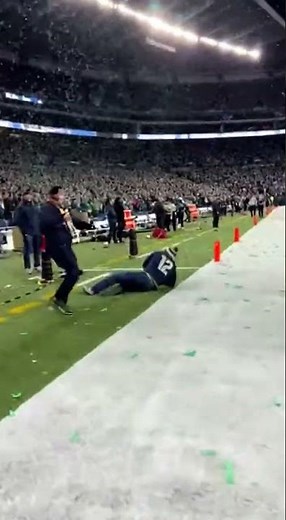 Seahawks fan falls off the balcony celebrating during the NFC Championship #seahawks
