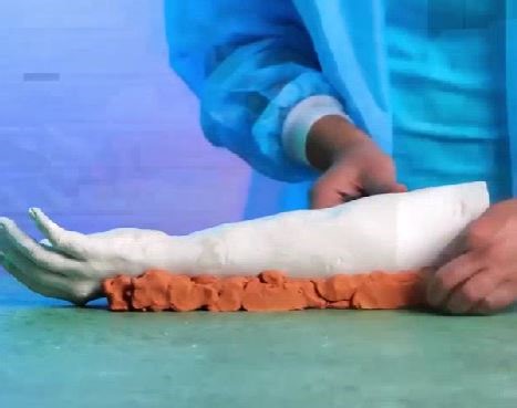 ¡Creando prótesis de brazo realistas! | Ideas en 5 minutos