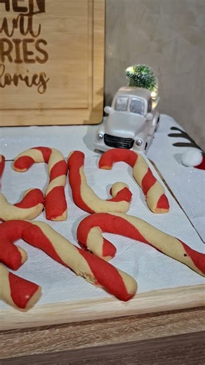 🌲Božićni keksići 🌲zaprati moju instagram stranicu i pogledaj recept @Matejinamamakuva14 #božić