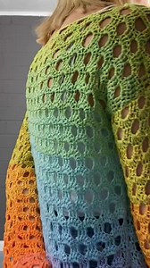 58 reactions · 5 comments | Du hast Lust, dir einen locken & luftigen Pullover zu häkeln? Dann ist dieser Loch an Loch Pullover doch genau das Richtige für dich!  Mit einem Top oder Langarmshirt drunter, passt er zu jeder Jahreszeit! ☀️❄️ Hier findest du das Set: https://www.garnmanufaktur.com/a-3932 | Garnmanufaktur | Facebook