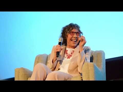 Lily Tomlin recalls cheerleading routine she did as 1950s teen